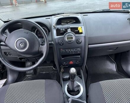Черный Рено Меган, объемом двигателя 1.6 л и пробегом 299 тыс. км за 4800 $, фото 4 на Automoto.ua