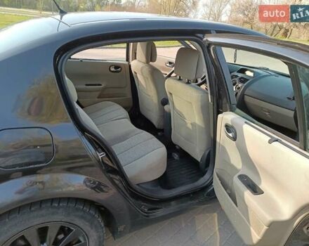 Черный Рено Меган, объемом двигателя 1.6 л и пробегом 210 тыс. км за 4300 $, фото 2 на Automoto.ua