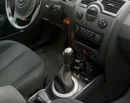 Черный Рено Меган, объемом двигателя 1.6 л и пробегом 275 тыс. км за 4600 $, фото 6 на Automoto.ua