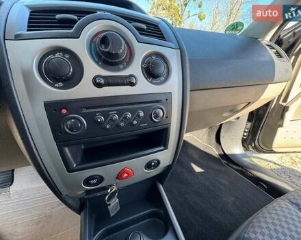 Черный Рено Меган, объемом двигателя 1.6 л и пробегом 168 тыс. км за 4950 $, фото 55 на Automoto.ua