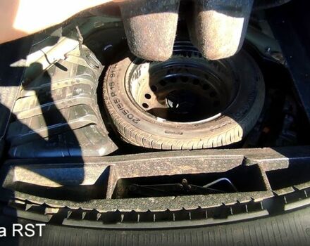 Черный Рено Меган, объемом двигателя 1.5 л и пробегом 368 тыс. км за 4800 $, фото 7 на Automoto.ua