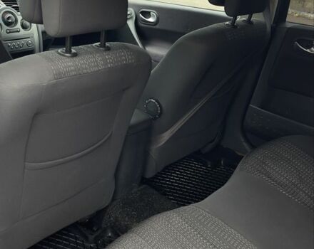 Черный Рено Меган, объемом двигателя 1.4 л и пробегом 206 тыс. км за 4200 $, фото 4 на Automoto.ua