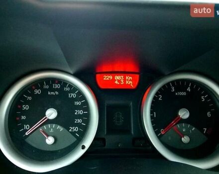 Черный Рено Меган, объемом двигателя 1.6 л и пробегом 229 тыс. км за 4500 $, фото 6 на Automoto.ua