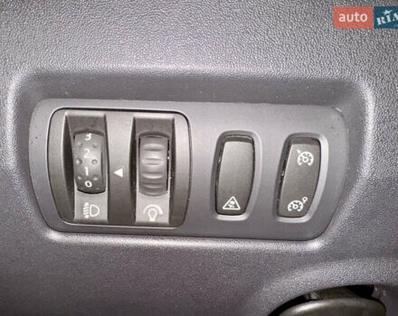 Черный Рено Меган, объемом двигателя 1.6 л и пробегом 68 тыс. км за 6899 $, фото 16 на Automoto.ua