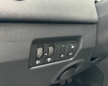 Черный Рено Меган, объемом двигателя 1.6 л и пробегом 229 тыс. км за 5400 $, фото 12 на Automoto.ua