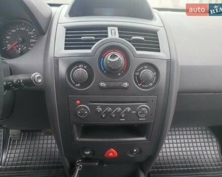 Чорний Рено Меган, об'ємом двигуна 1.6 л та пробігом 163 тис. км за 5600 $, фото 41 на Automoto.ua