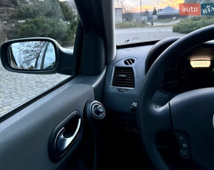 Черный Рено Меган, объемом двигателя 1.6 л и пробегом 68 тыс. км за 6899 $, фото 42 на Automoto.ua