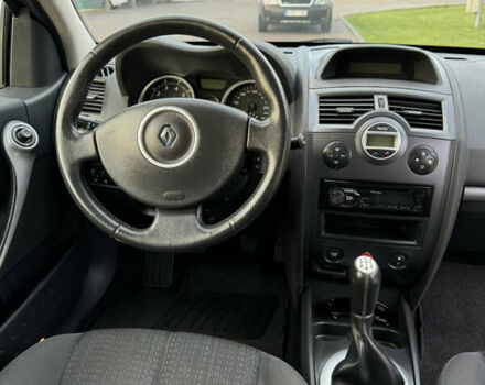 Черный Рено Меган, объемом двигателя 1.6 л и пробегом 170 тыс. км за 5450 $, фото 13 на Automoto.ua