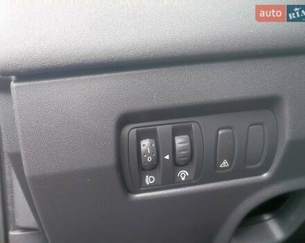 Чорний Рено Меган, об'ємом двигуна 1.6 л та пробігом 163 тис. км за 5600 $, фото 39 на Automoto.ua