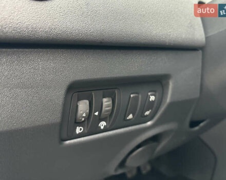 Черный Рено Меган, объемом двигателя 1.6 л и пробегом 229 тыс. км за 5400 $, фото 20 на Automoto.ua