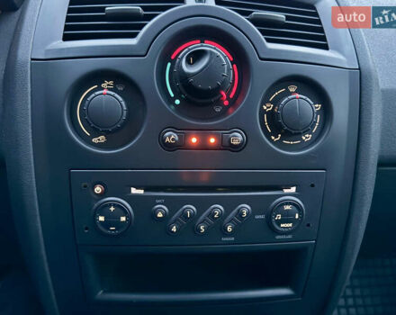 Черный Рено Меган, объемом двигателя 1.6 л и пробегом 68 тыс. км за 6899 $, фото 44 на Automoto.ua