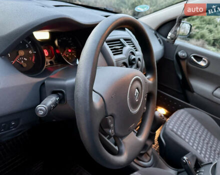 Черный Рено Меган, объемом двигателя 1.6 л и пробегом 68 тыс. км за 6899 $, фото 15 на Automoto.ua