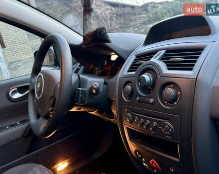 Черный Рено Меган, объемом двигателя 1.6 л и пробегом 68 тыс. км за 6899 $, фото 27 на Automoto.ua