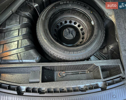 Черный Рено Меган, объемом двигателя 1.6 л и пробегом 203 тыс. км за 5500 $, фото 93 на Automoto.ua