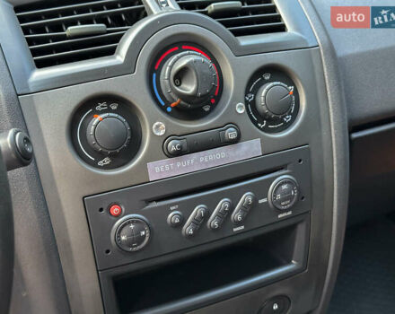 Черный Рено Меган, объемом двигателя 1.6 л и пробегом 203 тыс. км за 5500 $, фото 67 на Automoto.ua