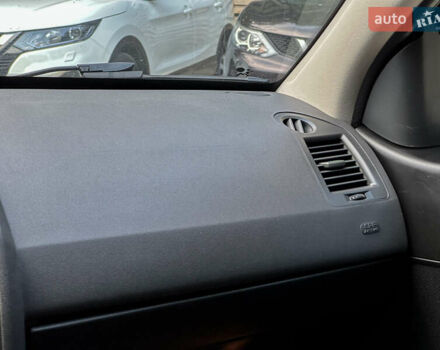 Черный Рено Меган, объемом двигателя 1.6 л и пробегом 203 тыс. км за 5500 $, фото 90 на Automoto.ua