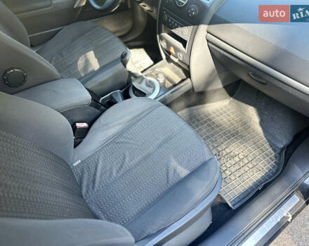 Чорний Рено Меган, об'ємом двигуна 1.6 л та пробігом 236 тис. км за 4900 $, фото 11 на Automoto.ua