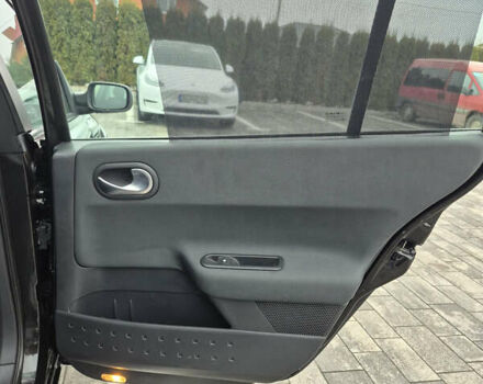 Черный Рено Меган, объемом двигателя 1.6 л и пробегом 215 тыс. км за 5499 $, фото 18 на Automoto.ua