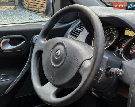 Черный Рено Меган, объемом двигателя 1.6 л и пробегом 203 тыс. км за 5500 $, фото 107 на Automoto.ua