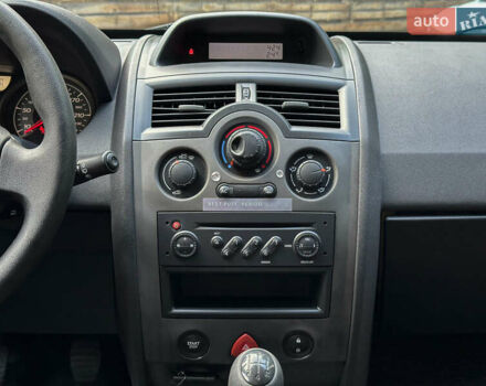 Черный Рено Меган, объемом двигателя 1.6 л и пробегом 203 тыс. км за 5500 $, фото 86 на Automoto.ua