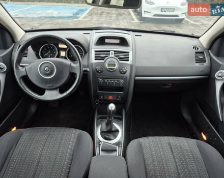 Черный Рено Меган, объемом двигателя 1.6 л и пробегом 215 тыс. км за 5499 $, фото 19 на Automoto.ua