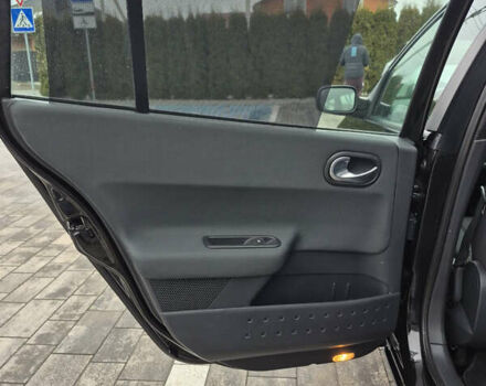 Черный Рено Меган, объемом двигателя 1.6 л и пробегом 215 тыс. км за 5499 $, фото 11 на Automoto.ua