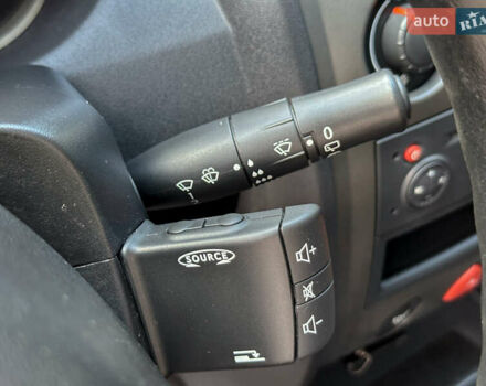 Черный Рено Меган, объемом двигателя 1.6 л и пробегом 203 тыс. км за 5500 $, фото 72 на Automoto.ua