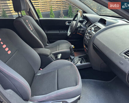 Черный Рено Меган, объемом двигателя 1.6 л и пробегом 203 тыс. км за 5500 $, фото 102 на Automoto.ua