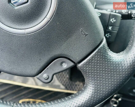 Черный Рено Меган, объемом двигателя 1.6 л и пробегом 240 тыс. км за 5100 $, фото 28 на Automoto.ua