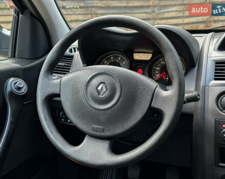 Черный Рено Меган, объемом двигателя 1.6 л и пробегом 203 тыс. км за 5500 $, фото 85 на Automoto.ua