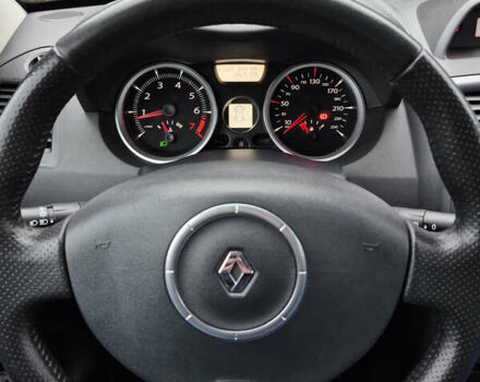 Черный Рено Меган, объемом двигателя 1.6 л и пробегом 215 тыс. км за 5499 $, фото 30 на Automoto.ua