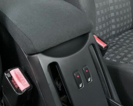 Чорний Рено Меган, об'ємом двигуна 1.6 л та пробігом 185 тис. км за 6199 $, фото 22 на Automoto.ua