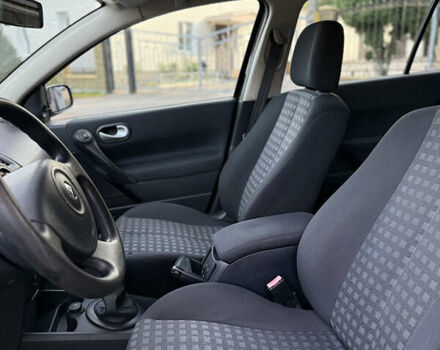 Черный Рено Меган, объемом двигателя 1.6 л и пробегом 210 тыс. км за 5950 $, фото 18 на Automoto.ua