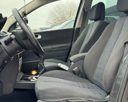 Черный Рено Меган, объемом двигателя 1.6 л и пробегом 160 тыс. км за 6300 $, фото 11 на Automoto.ua