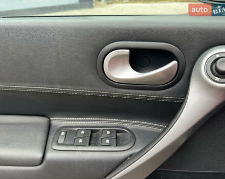 Черный Рено Меган, объемом двигателя 1.6 л и пробегом 212 тыс. км за 6600 $, фото 34 на Automoto.ua