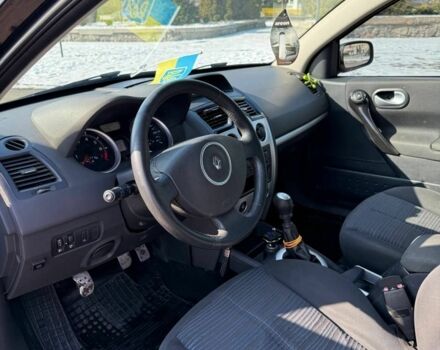Рено Меган 2008 в Ромнах на Automoto.ua Черный Рено Меган, объемом двигателя 2 л и пробегом 260 тыс. км за 5100 $, фото 6 на Automoto.ua