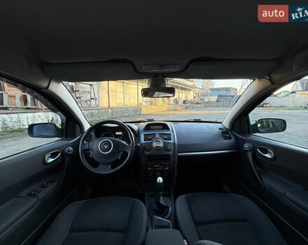 Черный Рено Меган, объемом двигателя 1.6 л и пробегом 200 тыс. км за 6200 $, фото 73 на Automoto.ua