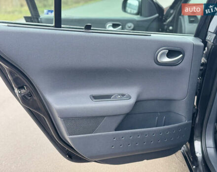 Черный Рено Меган, объемом двигателя 1.6 л и пробегом 190 тыс. км за 5300 $, фото 60 на Automoto.ua