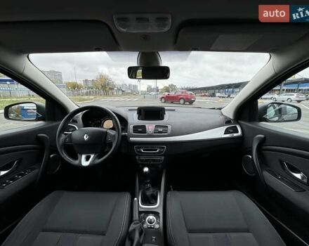 Рено Меган 2009 в Киеве на Automoto.ua Черный Рено Меган, объемом двигателя 1.6 л и пробегом 181 тыс. км за 7950 $, фото 25 на Automoto.ua