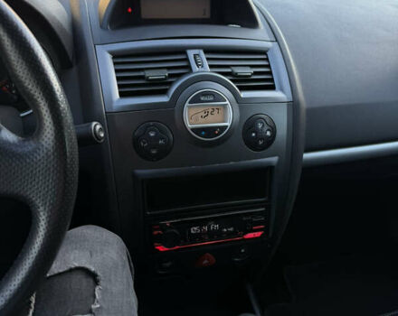 Черный Рено Меган, объемом двигателя 1.6 л и пробегом 200 тыс. км за 6200 $, фото 57 на Automoto.ua