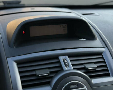 Черный Рено Меган, объемом двигателя 1.6 л и пробегом 200 тыс. км за 6200 $, фото 67 на Automoto.ua