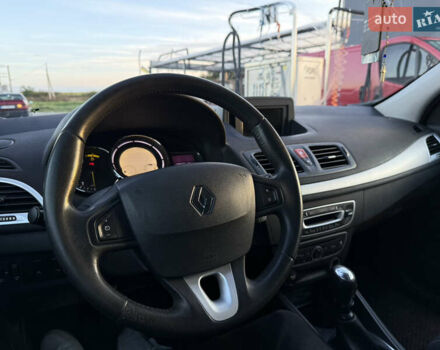 Рено Меган 2009 у Львові на Automoto.ua Чорний Рено Меган, об'ємом двигуна 1.87 л та пробігом 299 тис. км за 7000 $, фото 30 на Automoto.ua