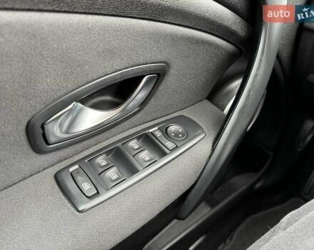 Рено Меган 2009 в Киеве на Automoto.ua Черный Рено Меган, объемом двигателя 1.6 л и пробегом 181 тыс. км за 7950 $, фото 29 на Automoto.ua