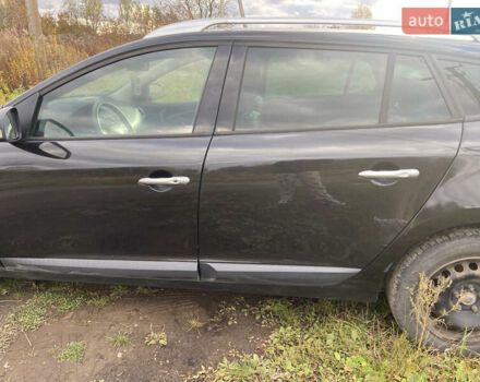 Рено Меган 2009 в Ровно на Automoto.ua Черный Рено Меган, объемом двигателя 1.9 л и пробегом 230 тыс. км за 6500 $, фото 4 на Automoto.ua
