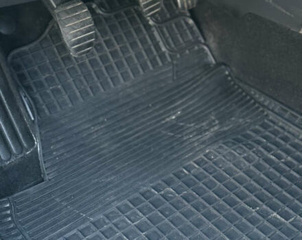 Черный Рено Меган, объемом двигателя 1.6 л и пробегом 200 тыс. км за 6200 $, фото 50 на Automoto.ua