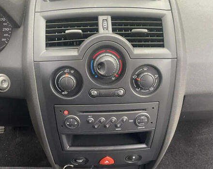 Черный Рено Меган, объемом двигателя 1.6 л и пробегом 196 тыс. км за 5950 $, фото 17 на Automoto.ua