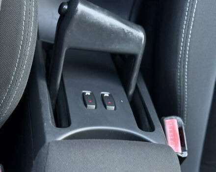 Черный Рено Меган, объемом двигателя 1.6 л и пробегом 200 тыс. км за 6200 $, фото 60 на Automoto.ua