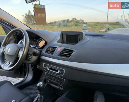 Рено Меган 2009 у Львові на Automoto.ua Чорний Рено Меган, об'ємом двигуна 1.87 л та пробігом 299 тис. км за 7000 $, фото 28 на Automoto.ua