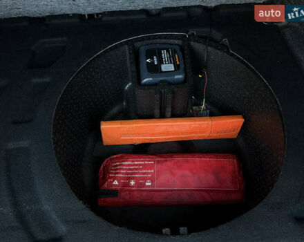 Черный Рено Меган, объемом двигателя 1.6 л и пробегом 200 тыс. км за 6200 $, фото 82 на Automoto.ua