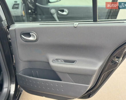 Черный Рено Меган, объемом двигателя 1.6 л и пробегом 190 тыс. км за 5300 $, фото 63 на Automoto.ua